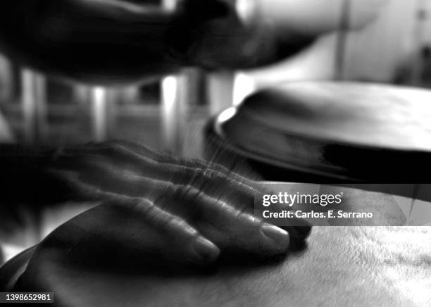 conga player - puerto rican ethnicity stockfoto's en -beelden