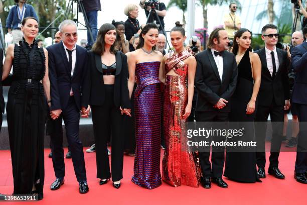 The cast of Irma Vep, Jeanne Balibar, Olivier Assayas, Nora Hamzawi, Fala Chen, Alicia Vikander, Vincent Macaigne, Adria Arjona and Tom Sturridge of...
