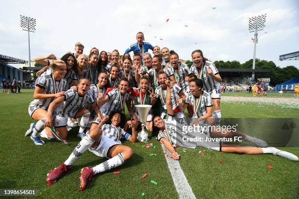 Juventus Women players celebrate the winning of the Italian Cup after the Women Coppa Italia Final between Juventus and AS Roma at Stadio Paolo Mazza...