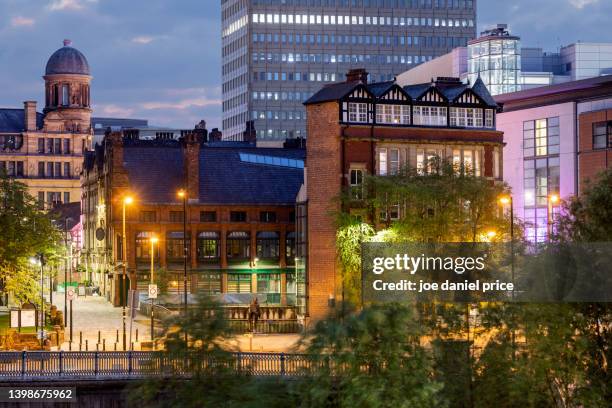 cathedral yard, manchester, greater manchester, england - manchester cityscape stock pictures, royalty-free photos & images