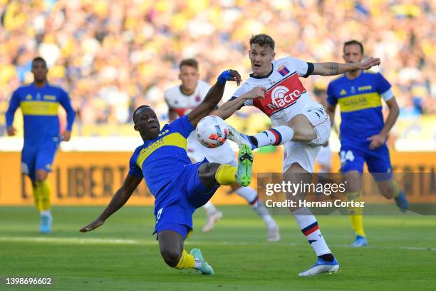 Facundo Colidio of Tigre fights for the ball with Luis Advíncula of Boca Juniors during the final match of the Copa de la Liga 2022 between Boca...