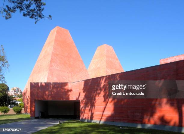 paula rego museum - built in red concrete, cascais, lisbon district, portugal - cascais 個照片及圖片檔