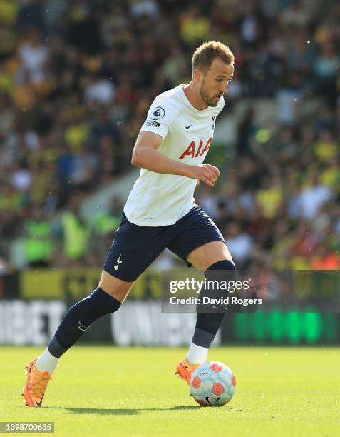 Harry Kane of Tottenham Hotspur runs with the ball during the Premier League match between Norwich City and Tottenham Hotspur at Carrow Road on May...