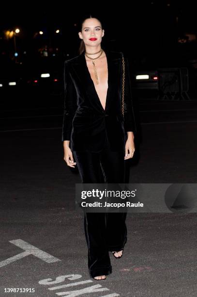 Sara Sampaio is seen arriving at Naomi Campbell birthday party during the 75th annual Cannes film festival on May 22, 2022 in Cannes, France.