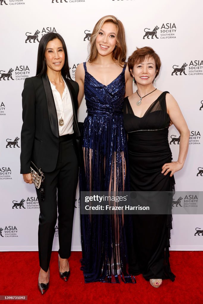 Lisa Li Boasts Lisa Ling, Eileen Gu, and Stella Li attend Asia Society Southern ...