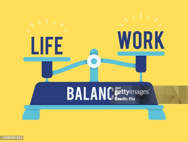work-life-balance-skala - gleichgewicht stock-grafiken, -clipart, -cartoons und -symbole