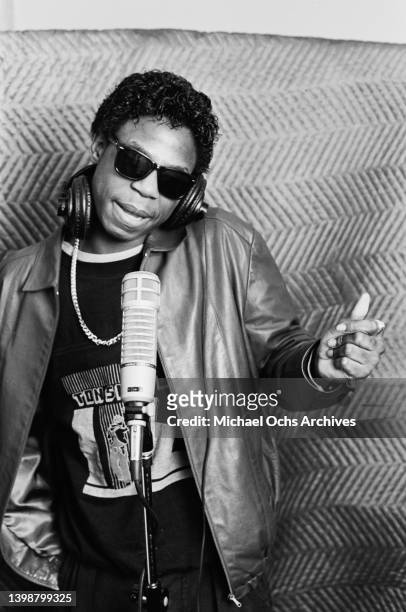 Barbados-born American rapper and record producer Doug E Fresh, also known as the Human Beat Box. In an recording studio, United States, circa 1985.