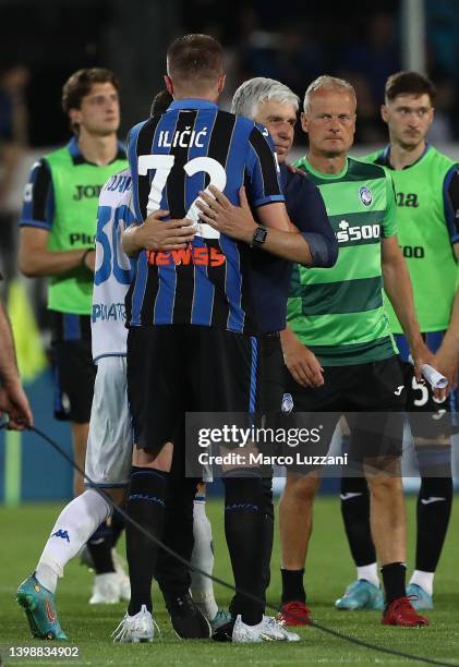Atalanta BC coach Gian Piero Gasperini embraces his player Josip Ilicic at the end of Serie A match between Atalanta BC and Empoli FC at Gewiss...