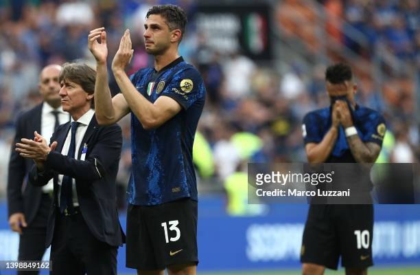Andrea Ranocchia of FC Internazionale salutes the fans following the Serie A match between FC Internazionale and UC Sampdoria at Stadio Giuseppe...