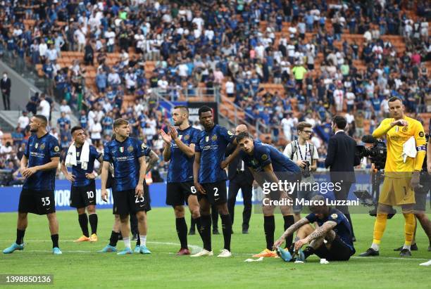 The FC Internazionale players show their dejection following the Serie A match between FC Internazionale and UC Sampdoria at Stadio Giuseppe Meazza...