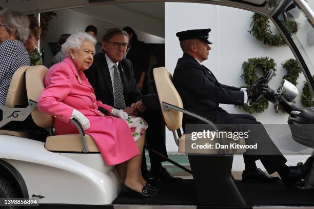 Queen Elizabeth II is given a tour by Keith Weed, President of the Royal Horticultural Society during a visit to The Chelsea Flower Show 2022 at the...