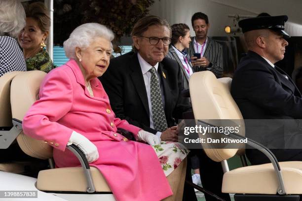 Queen Elizabeth II is given a tour by Keith Weed, President of the Royal Horticultural Society, during a visit to The Chelsea Flower Show 2022 at the...