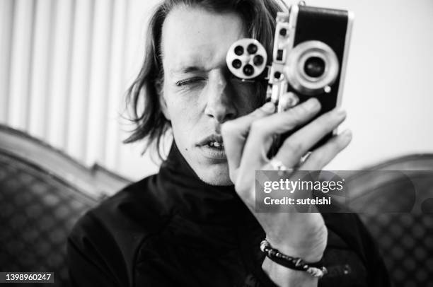 der modefotograf. - fotografische themen stock-fotos und bilder