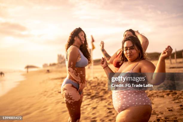 2 740 Fat Women On Beach Stock Photos High Res Pictures And Images 2-740-fat-women-on-beach-stock-photos-high-res-pictures-and-images