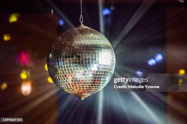colorful horizontal close up of disco ball - globo espelhado imagens e fotografias de stock
