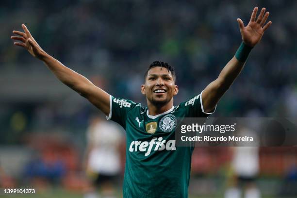Rony of Palmeiras celebrates after scoring the third goal of his team during a match between Palmeiras and Deportivo Tachira as part of Group A of...