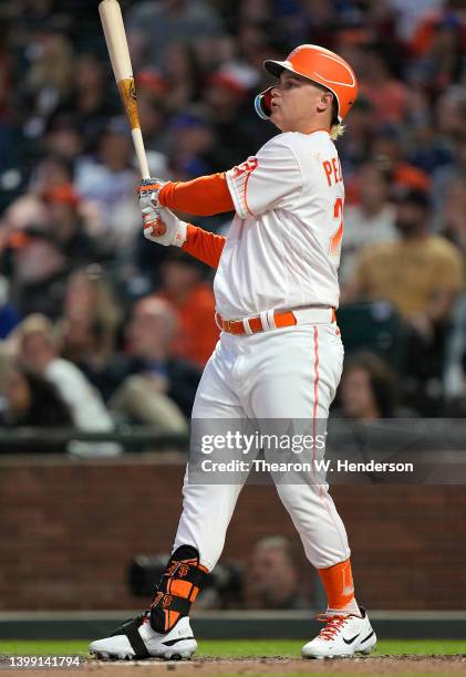 Joc Pederson of the San Francisco Giants hits a two-run home run against the New York Mets in the bottom of the fifth inning at Oracle Park on May...