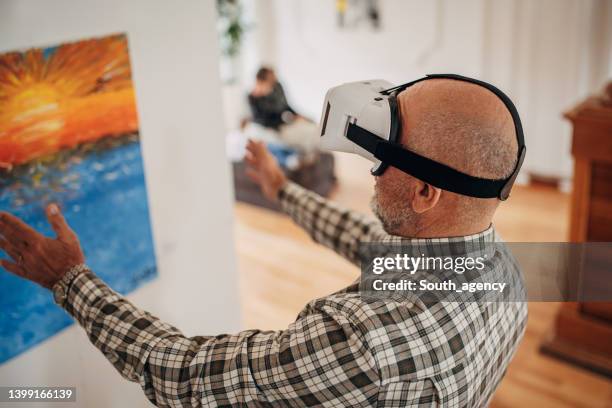 vr experience - virtual museum stock pictures, royalty-free photos & images