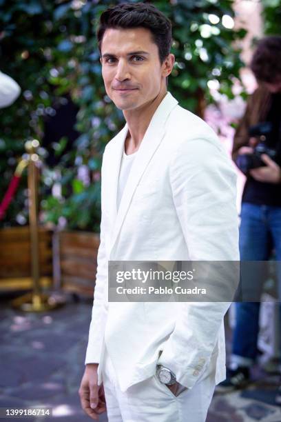 Spanish actor Alex Gonzalez presents Naturalie at the Fortuny Home Club on May 25, 2022 in Madrid, Spain.