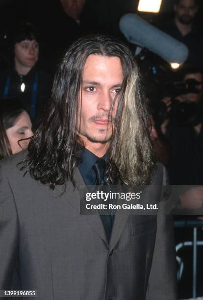 439 Johnny Depp 2001 Photos & High Res Pictures - Getty Images