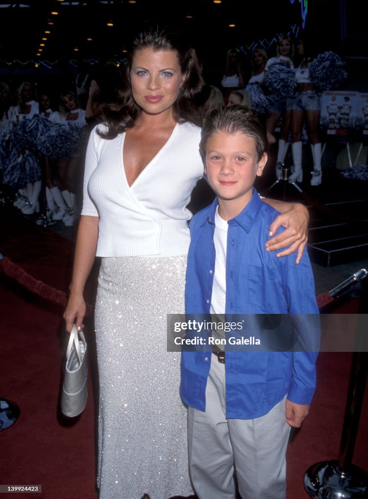 Yasmine Bleeth and brother Miles Bleeth at the Premiere of... Photo d