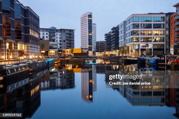 tranquility, leeds dock, leeds, england - leeds city centre stock-fotos und bilder