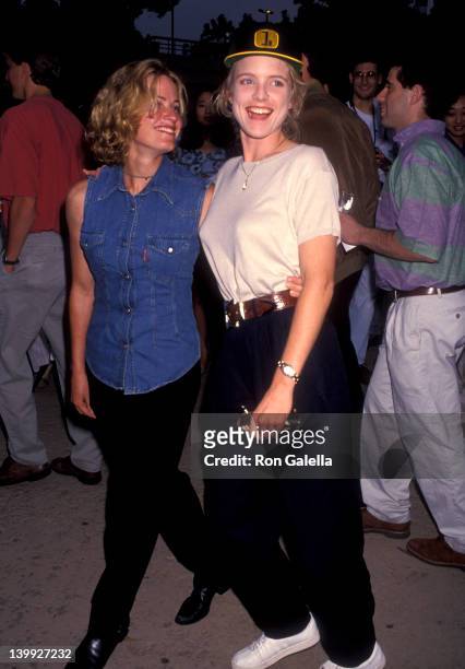 Elisabeth Shue and Courtney Thorne-Smith at the An Evening at the Net Benefit Permanent Charities Committee, Tennis Center at UCLA, Westwood.