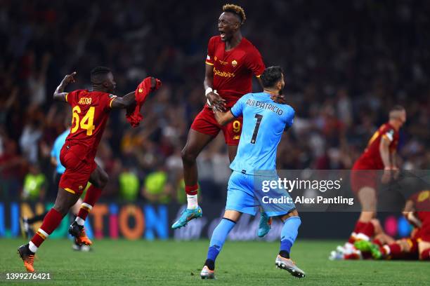 Tammy Abraham celebrates with team mate Rui Patricio of AS Roma at the full time whistle during the UEFA Conference League final match between AS...