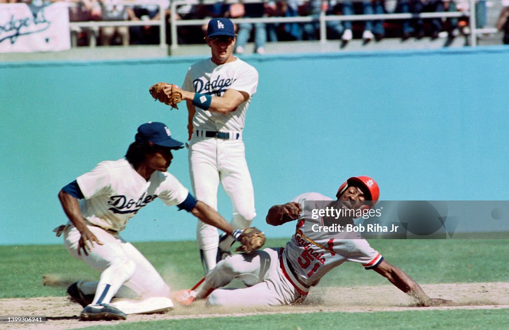 Willie McGee Steal Attempt Tagged out during MLB playoff game 1985
