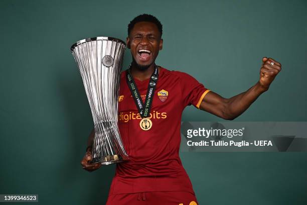 Amadou Diawara of AS Roma poses with the UEFA Europa Conference League Trophy after winning the UEFA Europa Conference League Trophy between AS Roma...