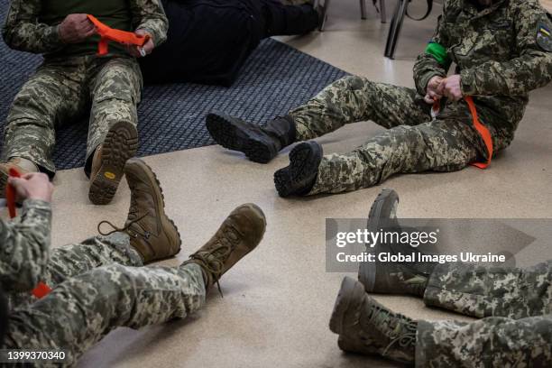Army Turnicate 109 Military Tourniquet Stock Photos, High-Res Pictures, and Images ...