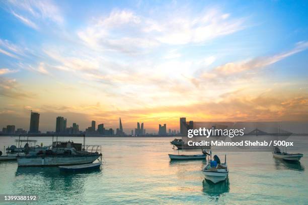 scenic view of sea against sky during sunset,bahrain - bahrain 個照片及圖片檔