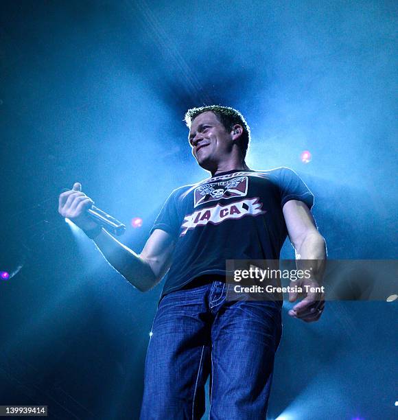 Brad Arnold of 3 Doors Down performs live at IJsselhallen on February 25, 2012 in Zwolle, Netherlands.