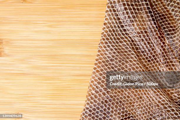 wood snake skin background texture - rough scale python fotografías e imágenes de stock