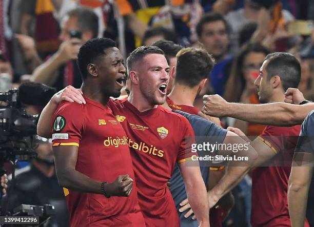 Amadou Diawara and Jordan Veretout of AS Roma celebrate after winning the UEFA Conference League Final match between AS Roma and Feyenoord at Arena...
