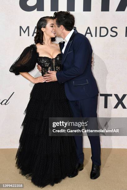 Caylee Cowan and Casey Affleck attending amfAR Gala Cannes 2022 at Hotel du Cap-Eden-Roc on May 26, 2022 in Cap d'Antibes, France.