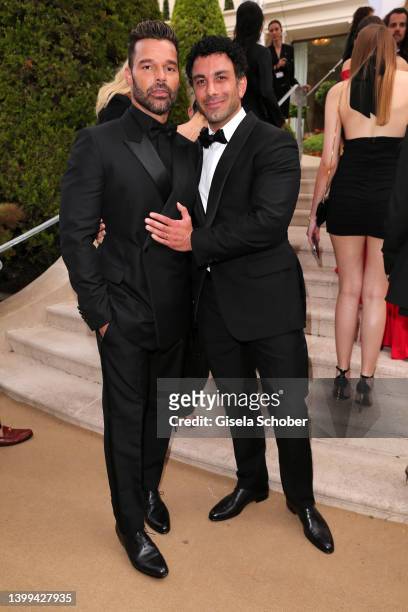 Ricky Martin and Jwan Yosef attend amfAR Gala Cannes 2022 at Hotel du Cap-Eden-Roc on May 26, 2022 in Cap d'Antibes, France.