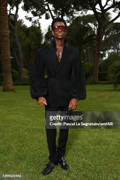 Alton Mason poses during the amfAR Cannes Gala 2022 at Hotel du Cap-Eden-Roc on May 26, 2022 in Cap d'Antibes, France.