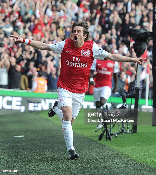 Tomas Rosicky celebrates scoring the 3rd Arsenal goal during the Barclays Premier League match between Arsenal and Tottenham Hotspur at Emirates...