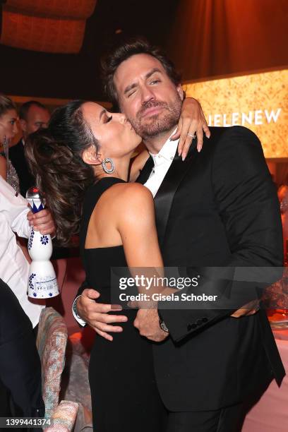 Eva Longoria and Édgar Ramírez attend the amfAR Cannes Gala 2022 at Hotel du Cap-Eden-Roc on May 26, 2022 in Cap d'Antibes, France.