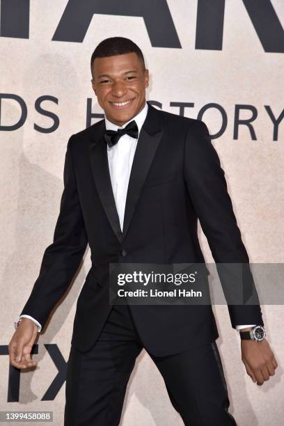 Kylian Mbappé attends the amfAR Gala Cannes 2022 at Hotel du Cap-Eden-Roc on May 26, 2022 in Cap d'Antibes, France.