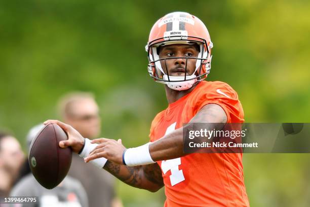 Deshaun Watson of the Cleveland Browns looks to pass during Browns OTAs at CrossCountry Mortgage Campus on May 25, 2022 in Berea, Ohio.