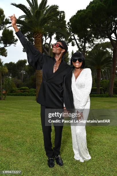 Alton Mason and Anita pose during the amfAR Cannes Gala 2022 at Hotel du Cap-Eden-Roc on May 26, 2022 in Cap d'Antibes, France.