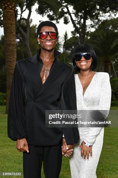 Alton Mason and Anita pose during the amfAR Cannes Gala 2022 at Hotel du Cap-Eden-Roc on May 26, 2022 in Cap d'Antibes, France.