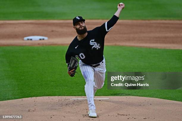 Starting pitcher Dallas Keuchel of the Chicago White Sox delivers the baseball in the first inning against the Boston Red Sox at Guaranteed Rate...