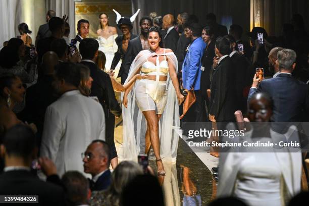 Candice Huffine during the amfAR Cannes Gala 2022 at Hotel du Cap-Eden-Roc on May 26, 2022 in Cap d'Antibes, France.