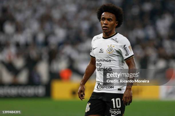 Willian of Corinthians looks on during a match between Corinthians and Always Ready as part of Group E of Copa CONMEBOL Libertadores 2022 at Neo...