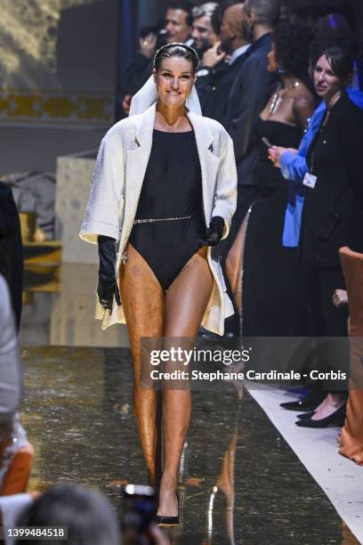 Luna Bijl during the amfAR Cannes Gala 2022 at Hotel du Cap-Eden-Roc on May 26, 2022 in Cap d'Antibes, France.