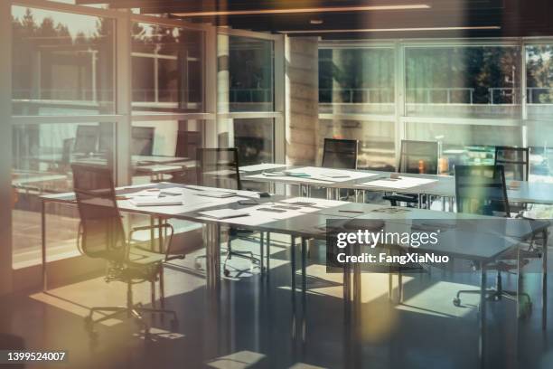 view of empty meeting modern room office work area - classroom wide angle stock pictures, royalty-free photos & images