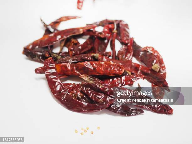 dried chili on vegetable food white background - piment de cayenne photos et images de collection